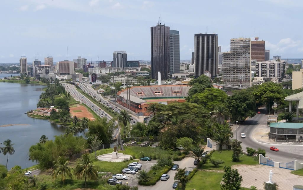 Notation Fitch « BB » : un signal fort pour la Bourse et les entreprises ivoiriennes cotées à la BRVM